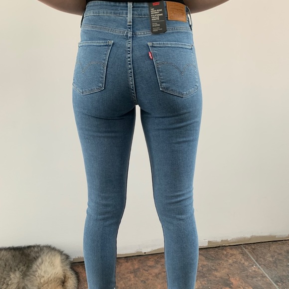🤍 SOLD 🤍 NWT LEVIS HIGH RISE SKINNY - Picture 2 of 6
